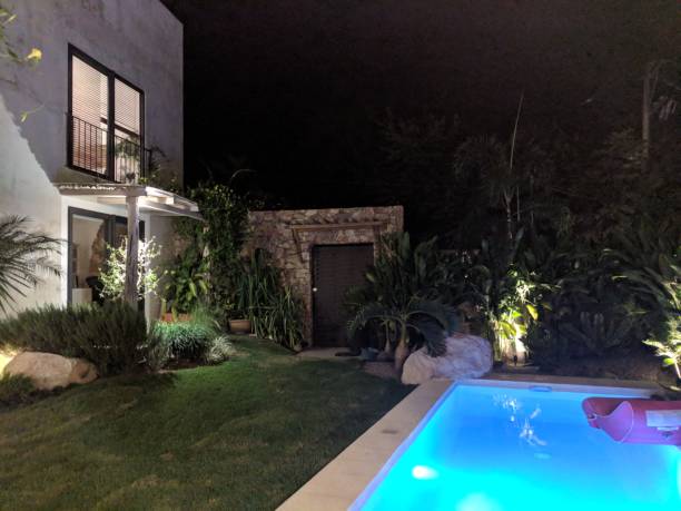 istock Contemporary Pool in Mexico 883265588