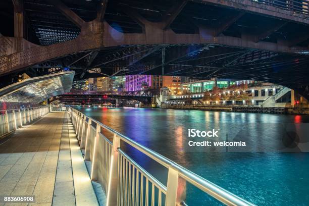 Downtown Chicago Riverwalk Stock Photo - Download Image Now - Chicago - Illinois, Chicago River, Illinois