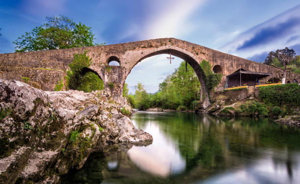 istock Old roman bridge in Asturias 883622836