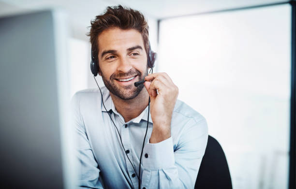 рад помочь - call center customer service representative service business стоковые фото и изображения