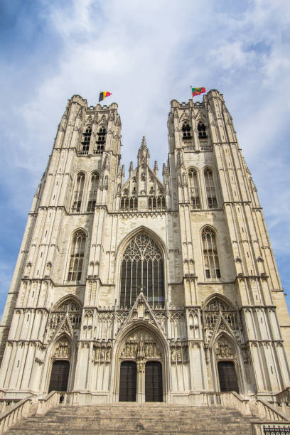 istock Cathedral St. Michael and St. Gudula in Brussel, Belgium 883707112