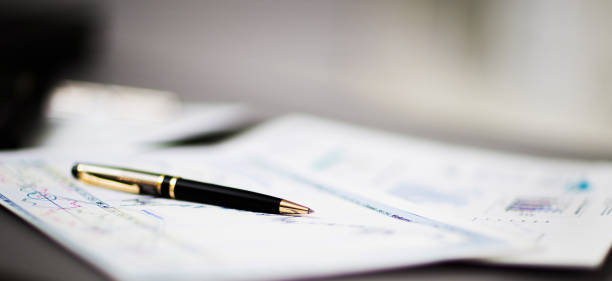 istock The pen is on the growing charts 883730602