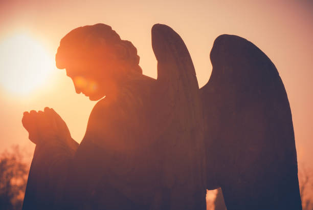 koruyucu melek - vintage tarzı fotoğraf - morbid angel stok fotoğraflar ve resimler