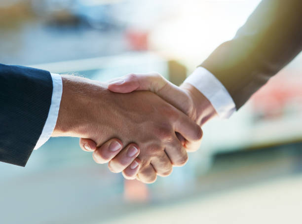 istock Let's seal the deal 883776382