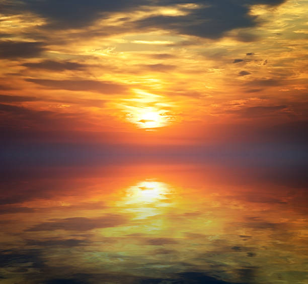 istock Beautiful Sunset sea. Seascape background 883796348