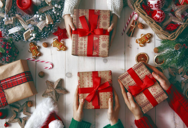 istock Christmas family traditions 883826468
