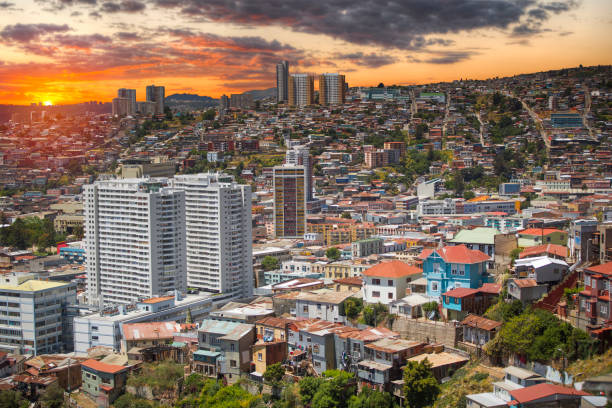 istock city of Valparaiso, Chile 883865638
