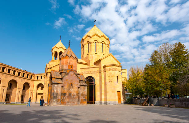 yerevan で伝統的なアルメニア教会 - armenian culture armenia saint monastery ストックフォトと画像