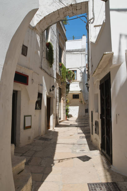 istock Alleyway. Cisternino. Puglia. Italy. 884047996