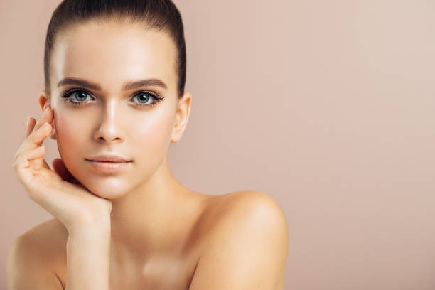 istock Young beautiful woman 884063164