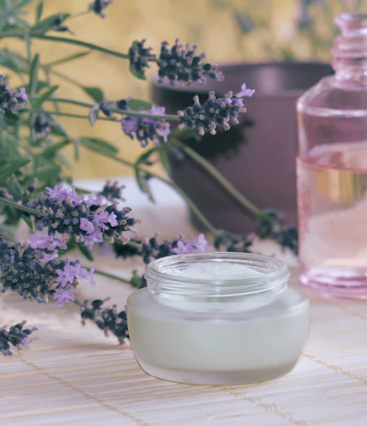 istock Open jar of moisturizing facial cream 884089550