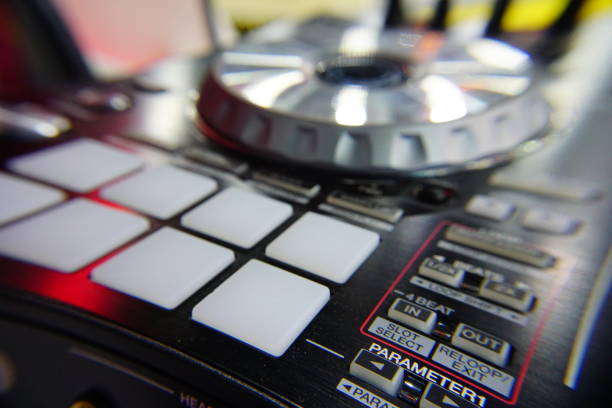 istock Radio DJ Audio Equipment 884098554