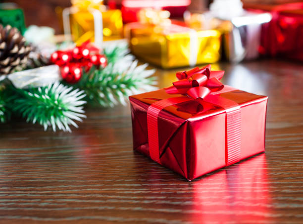 istock Christmas gifts 884281974