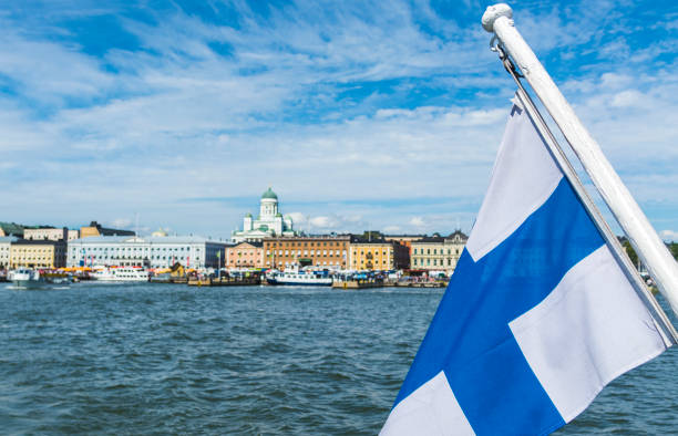 helsingfors huvudstadt av finland - finsk flagga bildbanksfoton och bilder