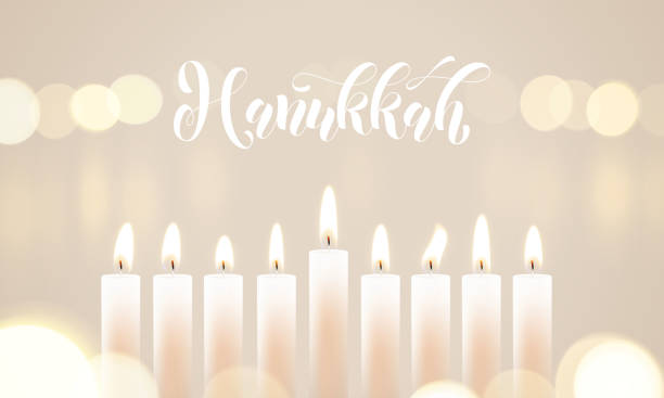 ilustrações, clipart, desenhos animados e ícones de feliz hanukkah vela luzes bokeh e branco caligrafia texto para design de cartão de saudação de feriado judaico. desfoque de fundo festival do vetor chanucá ou hanuká santo luzes de vela chama - hanukkah candles
