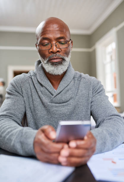 istock Now you can bank from anywhere 884678010