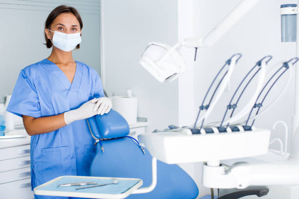istock stomatologist is readying meet next client in dentist offic 884735884