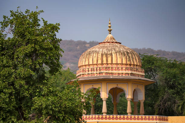 istock Tower of beautiful Indian style palace 884787500