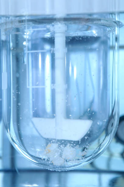 istock Autonomous solubility tester. Imitation dissolution of the table 884800314