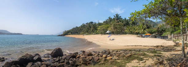 panoramic view of praia da feiticeira beach - ilhabela, sao paulo, brazil - wizards of the coast imagens e fotografias de stock