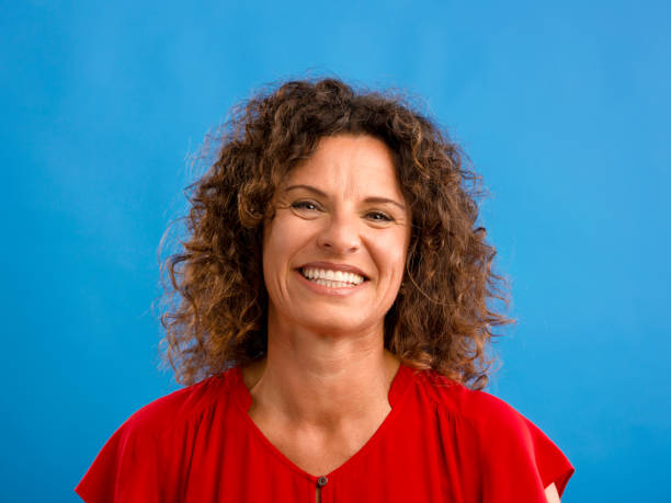 istock Happy woman 884931944