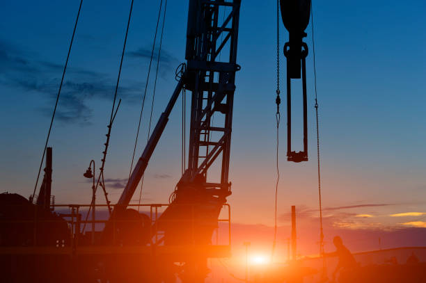 istock The oil pump 885102150