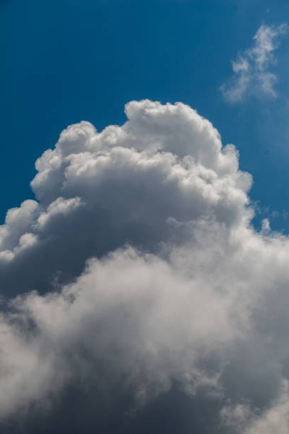 istock Dark and grey clouds found in the sky 885375278