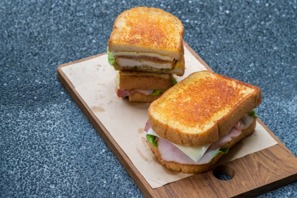istock Close up chicken cordon bleu sandwich. (selective focus) 885397574