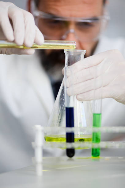 istock Senior male scientiest in laboratory 885436172