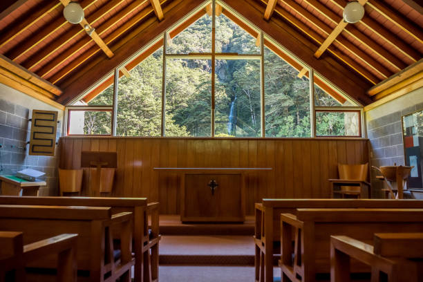 église à arthur pass national park, nouvelle-zélande - arthurs pass national park photos et images de collection
