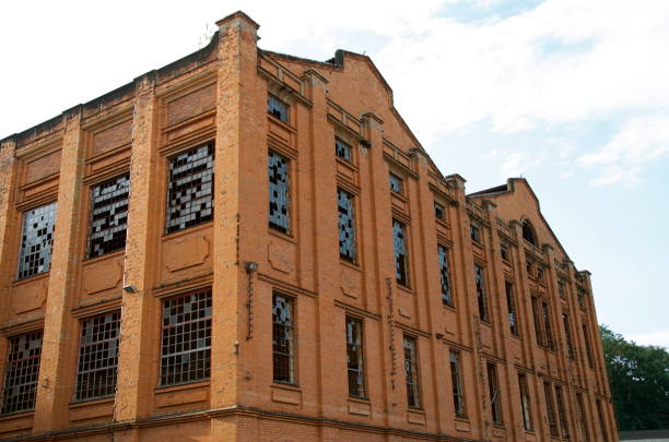 istock Abandoned Building in Brazil 885449692