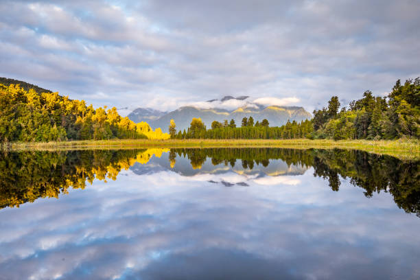 istock Lake Matheson, New Zealand 885462866