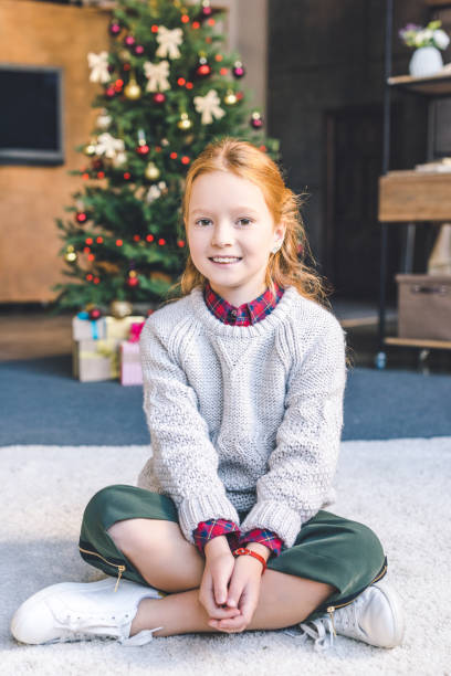 istock little girl on christmas 885491658