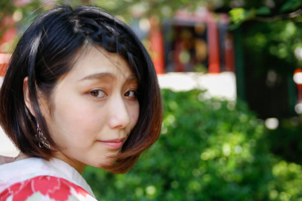 istock Young Japanese women 885499810