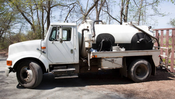 caminhão de bomba de esgoto - sewage truck - fotografias e filmes do acervo