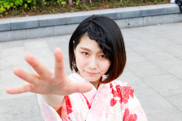 istock Young Japanese women 885542564
