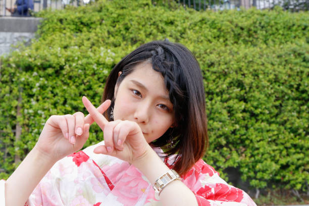 istock Young Japanese women 885542720
