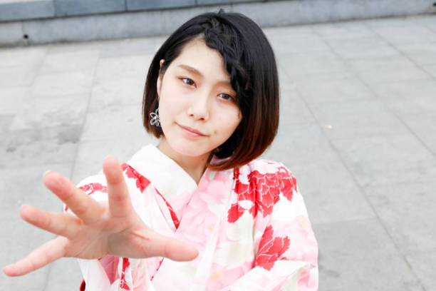 istock Young Japanese women 885542828