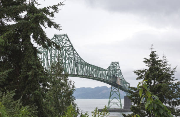 istock Astoria-Megler Bridge in Astoria, Oregon 885574026