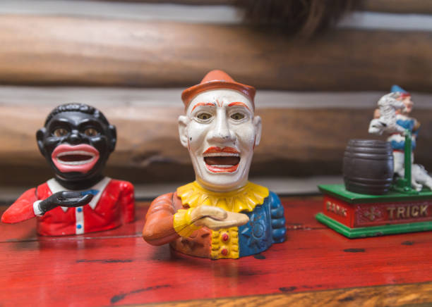 istock Antique Toy Decorations on Shelf 885620784