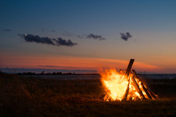 istock bonfire by the sea 885650370