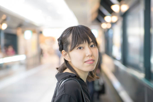 istock Young Japanese women 885650952
