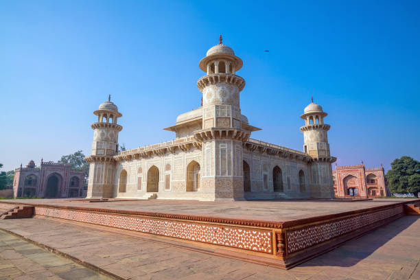 istock Baby Taj in Agra India 885731618