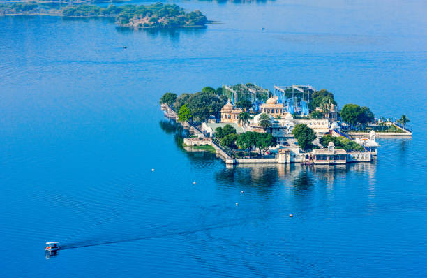 Jag Mandir Palace, Lake Pichola, Udaipur, Rajasthan, India Jag Mandir Palace, Lake Pichola, Udaipur, Rajasthan, India, Asia udaipur stock pictures, royalty-free photos & images