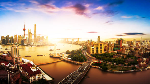 istock Shanghai skyline and Huangpu river in a sunny day 885844816