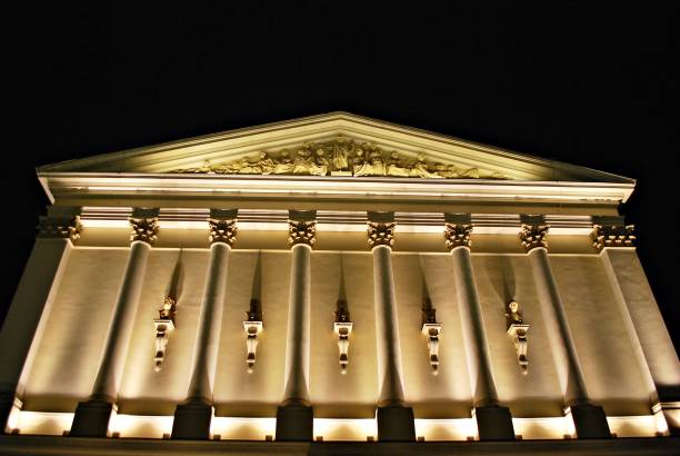 istock background - building in nightly city 885892194