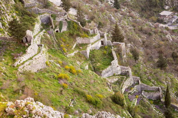 istock fortress serpentine wall on mountain aerial view 885900030