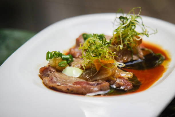 istock Beef Tataki Japanese Food 885902544