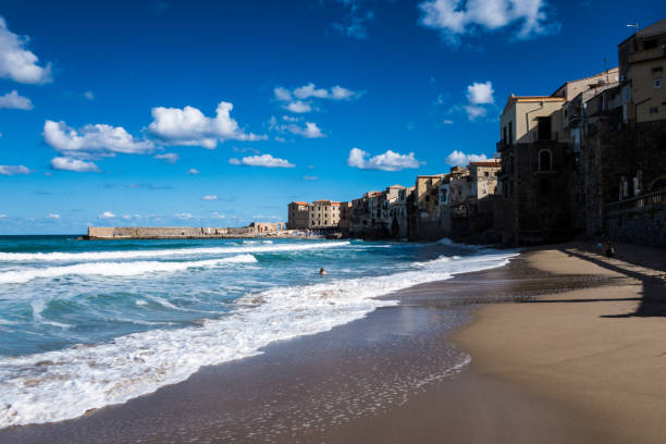 istock Beach of Cefalu 885922790