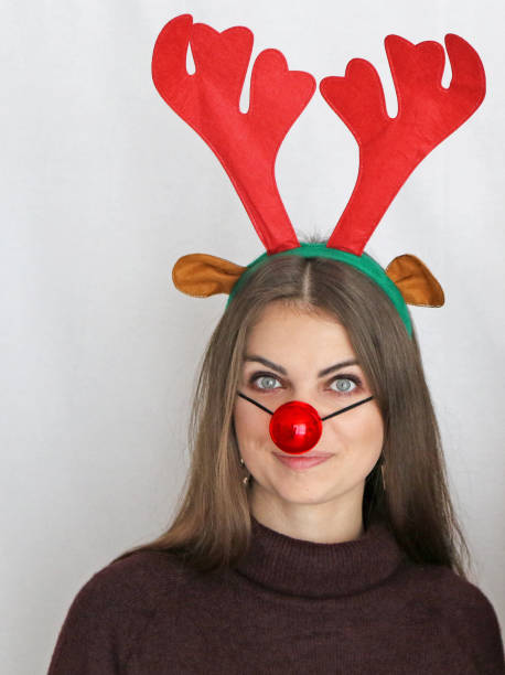 weihnachten-pose - clownsnase stock-fotos und bilder